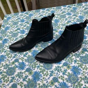 Leather boots, size 9